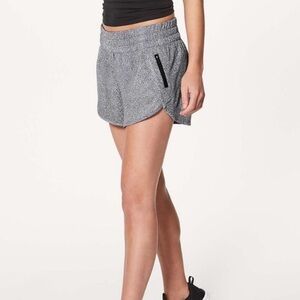 Lululemon tracker short v*4 in grey marl size 10
